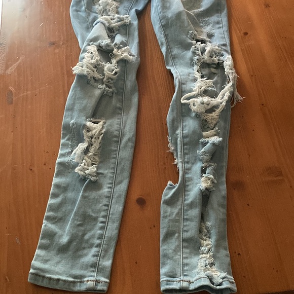 Cute ripped Jeans! - Picture 6 of 8